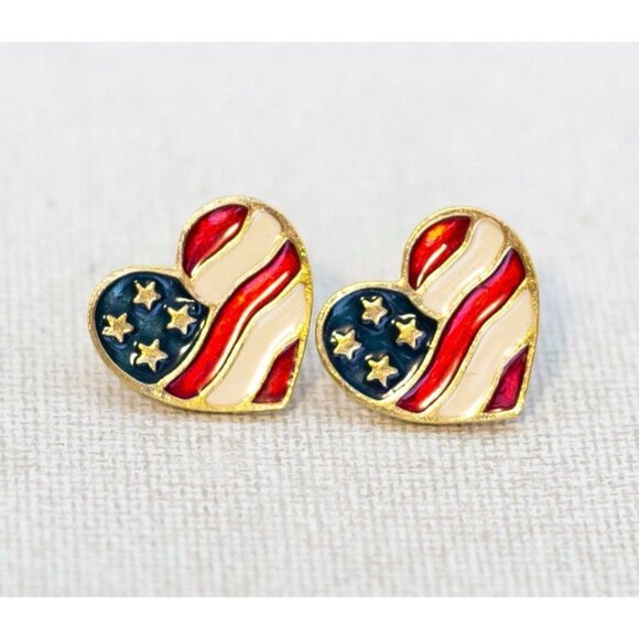 Vintage USA Flag Patriotic Heart Gold Tone Stud Earrings by Avon - K1 - Picture 1 of 2